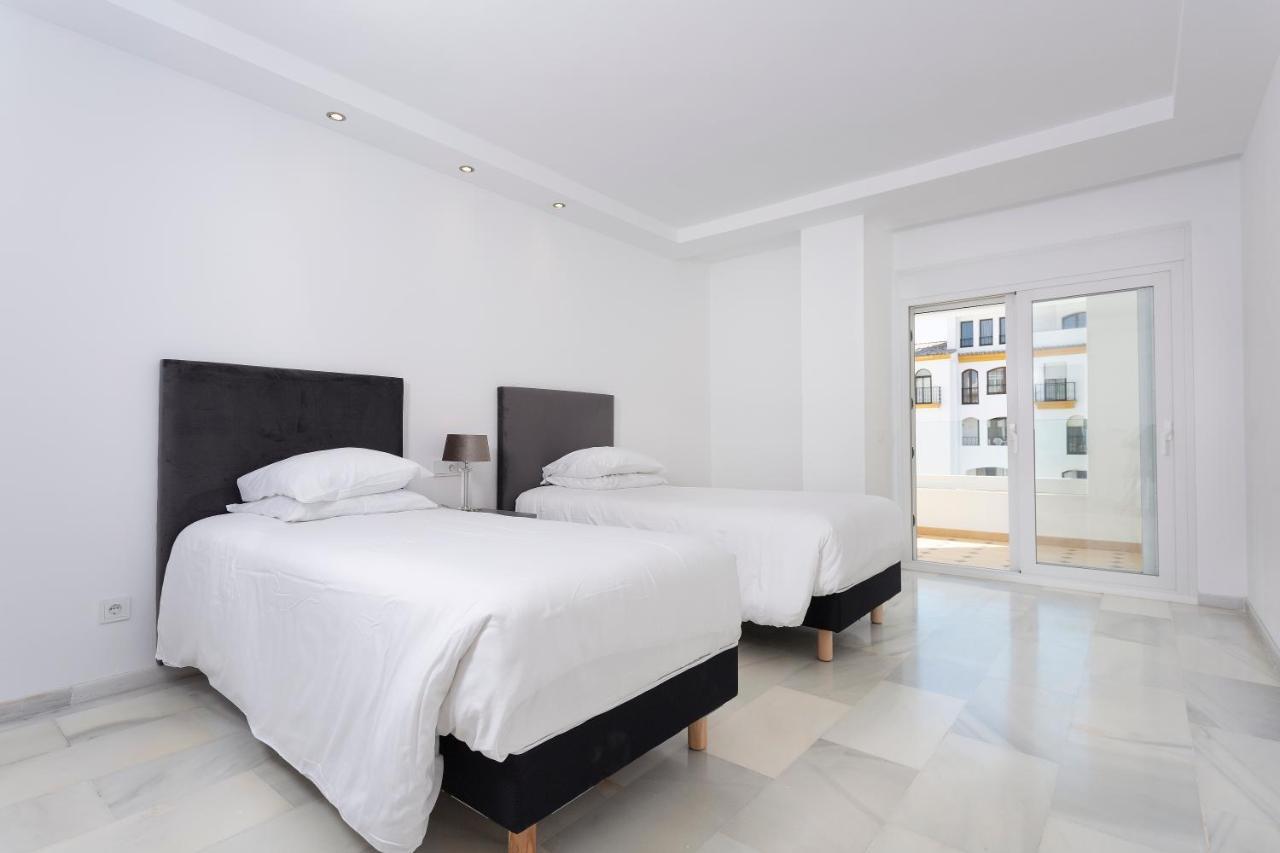 B51 Executive Flats Marbella Aparthotel Bagian luar foto